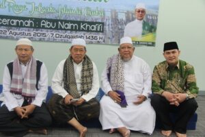 Wakil Kepala JIC, Drs. KH. Hudrin Hasbullah bersama Abu Na'im Khafifi, Drs. Ahmad Hariri (kiri), Ust. Darmi AR (kanan)