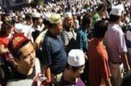 Ribuan Umat Islam Berkabung Atas Wafatnya Imam Masjid di Uighur Xinjiang