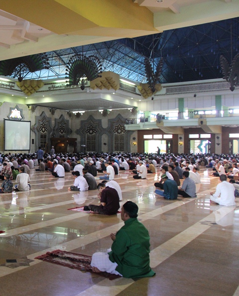 ADAB-ADAB SHALAT JUM'AT - Jakarta Islamic Centre