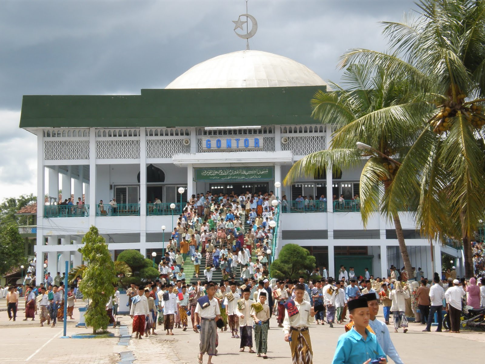 12 Pondok Pesantren Terbaik Di Indonesia Jakarta Islamic Centre