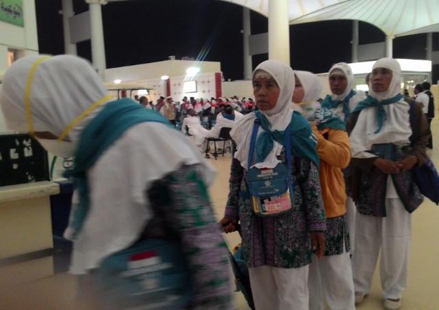 267331_jamaah-haji-indonesia-tiba-di-jeddah_641_452