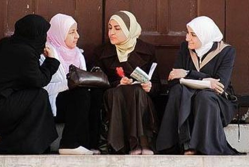 diskusi-antarmuslimah-di-inggris-_151130073702-321