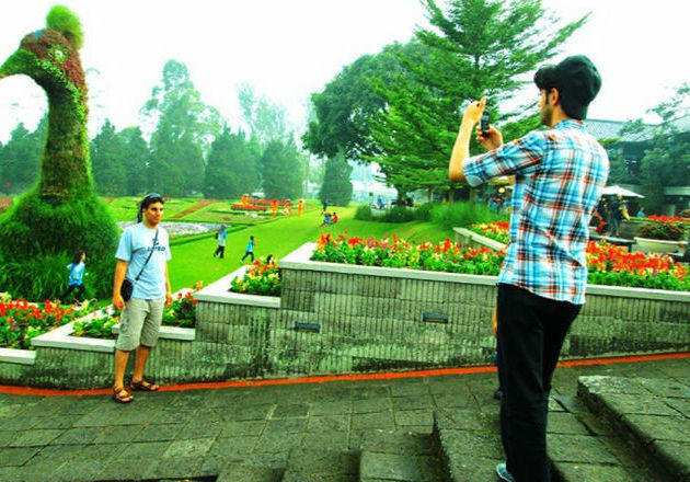 indonesia-jadi-tujuan-wisata-halal-favorit-turis-timur-tengah-1610078_3x2