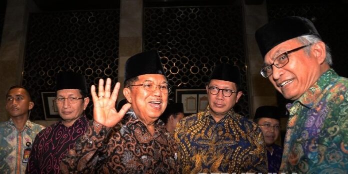 wakil-presiden-jusuf-kalla-tengah-bersama-menteri-agama-lukman-_170222232340-272