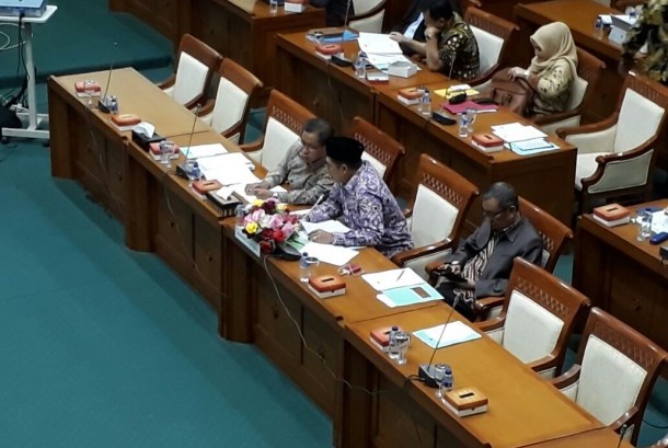 menteri-agama-lukman-hakim-saifuddin-saat-menghadiri-rapat-bersama-_170324113525-449