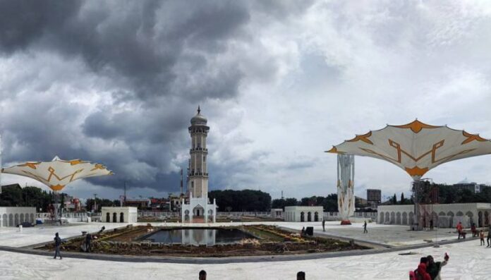 121wapres-jusuf-kalla-resmikan-landscape-masjid-raya-baiturrahman-750x430