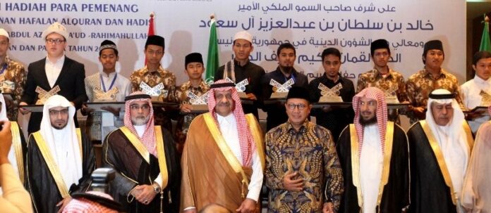 menteri-agama-lukman-hakim-saifudddin-berfoto-bersama-ketua-dewan-_170505105603-752