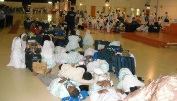 659-jamaah-umrah-dipulangkan-setelah-10-hari-terlantar-di-jeddah_201501131231211