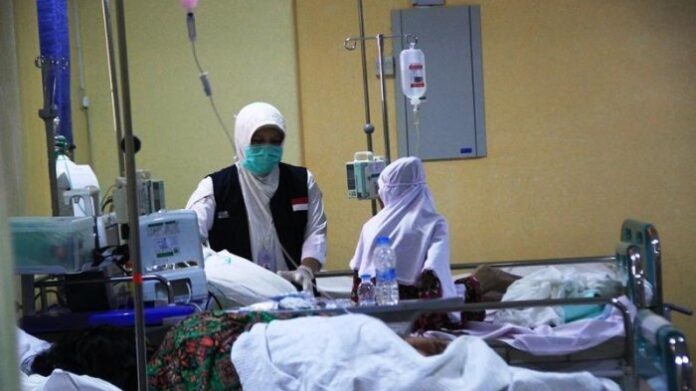 jemaah-haji-sedang-dirawat-di-klinik-kesehatan-haji-indonesia-kkhi-madinah_20170803_094756