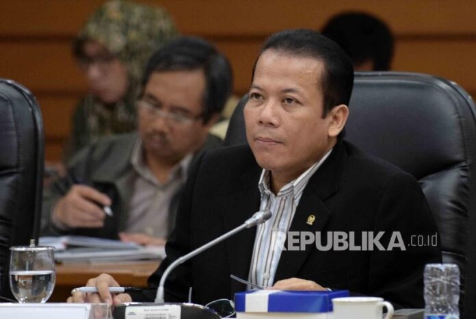 wakil-ketua-dpr-taufik-kurniawan-_171213192937-463