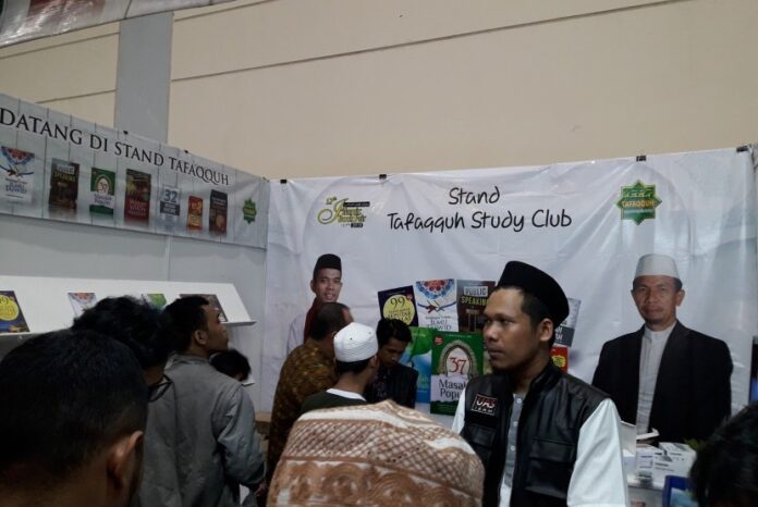 ibf-2018-berburu-buku-buku-_180420075316-114