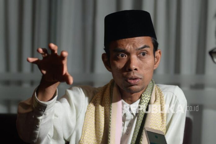 ustadz-abdul-somad-saat-sesi-foto-untuk-tokoh-perubahan-_180406173732-534