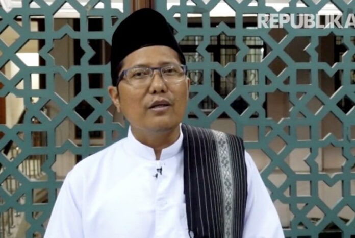 ketua-komisi-dakwah-dan-pengembangan-masyarakat-majelis-ulama-indonesia-_170829225134-180