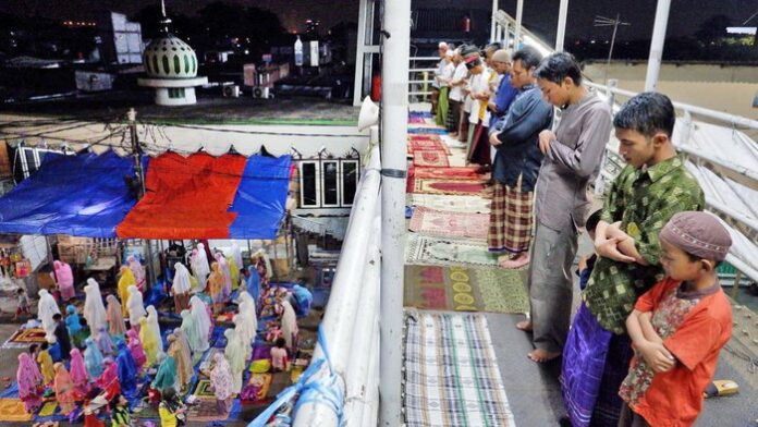 salat-tarawih-di-jpo--antarafoto_ratio-16x9