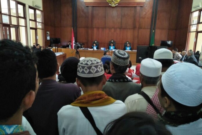 suasana-persidangan-gugatan-pembubaran-ormas-hizbut-tahrir-indonesia-hti-_180406081859-920