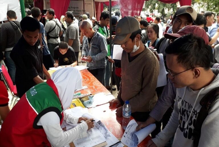 BAGAIMANA HUKUM PAKAI TATO DALAM ISLAM? INI PENJELASAN ...