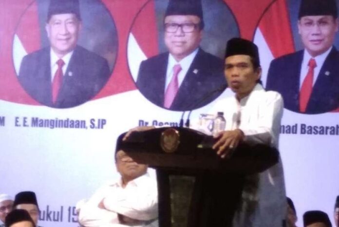 ustaz-abdul-somad-uas-menyampaikan-tausyiah-dalam-rangka-_180829205625-490