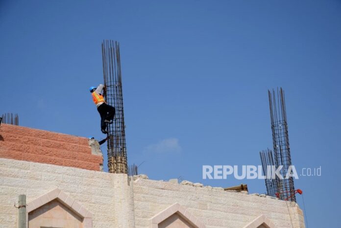 pembangunan-tahap-2-rs-indonesia-pembangunan-berupa-besi-beton-_190328140753-753