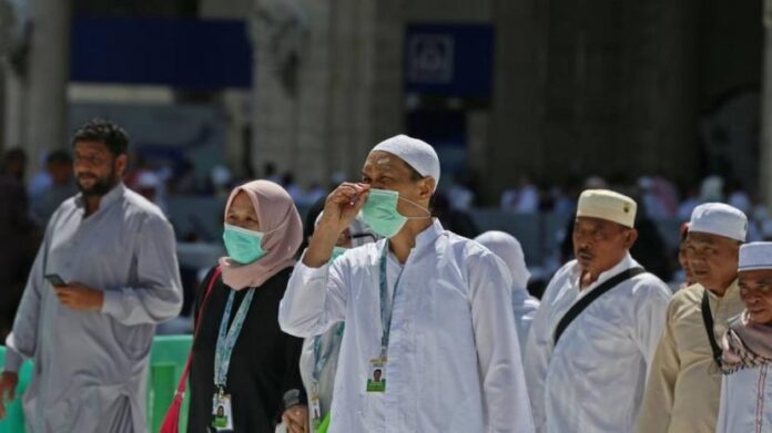sebagian-jamaah-umrah-yang-terindikasi-terlambat-pulang-akibat-adanya_200328080545-139