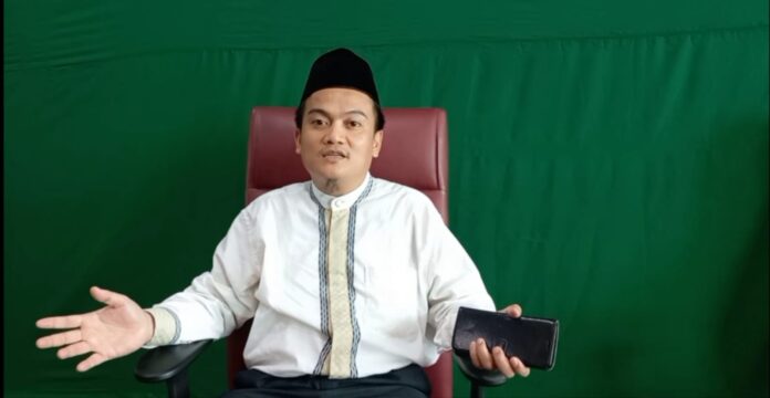Ustadz Agus Handoko kenakan-jilbab-umbar-aurat-gus-han-penistaan-agama