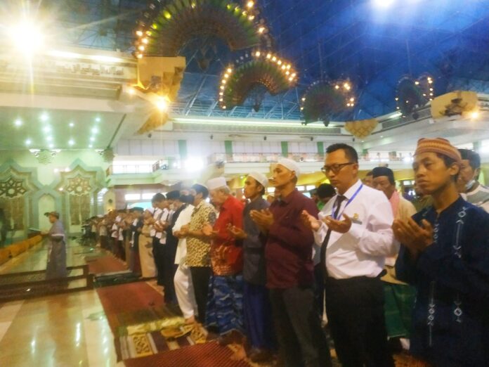 shalat ghaib jic-gelar-shalat-ghaib-untuk-buya-syafii-maarif