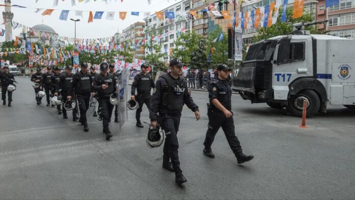 tegas-turki-bubarkan-dan-tangkap-peserta-pawai-lgbt tegas-turki-bubarkan-dan-tangkap-peserta-pawai-lgbt