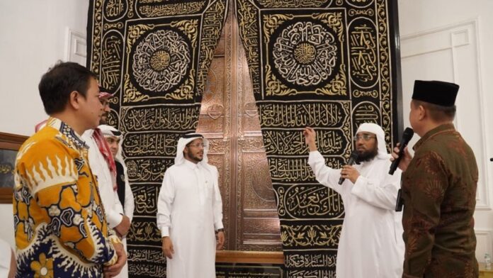 pertamakalinya-pergantian-kiswah-dilakukan-pada-1-muharram