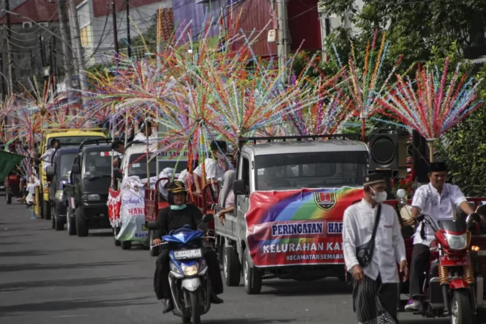 hari-santri-nasional-sejumlah-daerah-gelar-karnaval