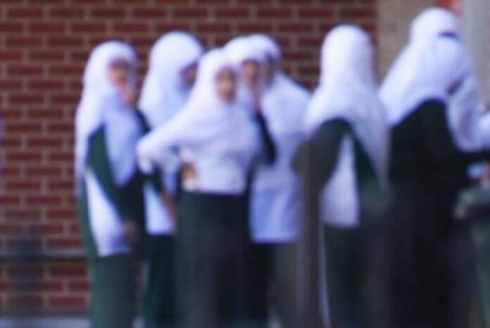 pelajar-muslim-melbourne-dipaksa-tonton-kartu-singgung-nabi-muhammad