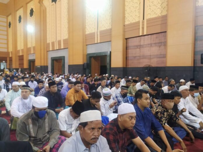 masjid-belum-direnovasi-begini-semarak-ramadhan-di-jic