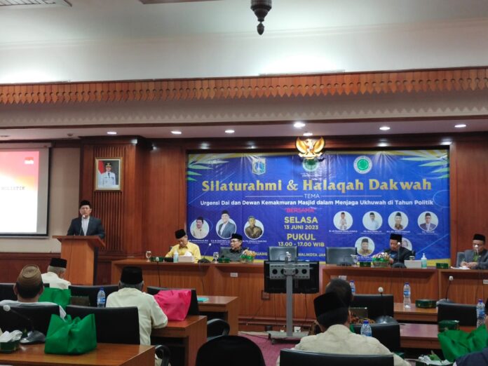 kiai-cholil-ukhuwah-holistik-kunci-damai-di-tahun-politik