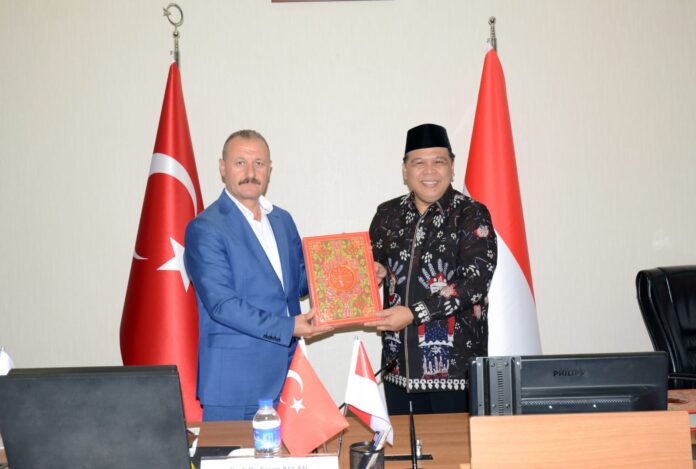 ppij-kembangkan-kerjasama-pendidikan-dan-riset-islam-ke-3-benua
