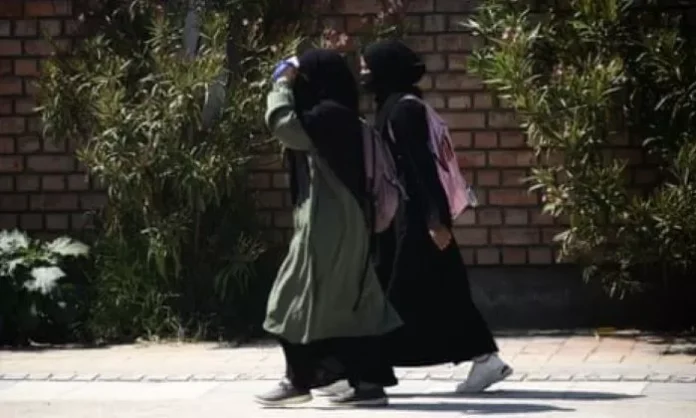 pbb-kritik-putusan-prancis-larang-abaya