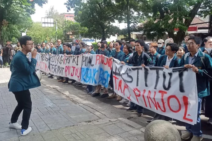bayar-ukt-pakai-pinjol-mui-dorong-lembaga-filantropi-islam-perhatikan-mahasiswa