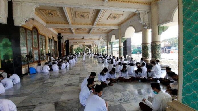 kemenag-minta-guru-hadirkan-spirit-pesantren-dan-masjid-di-sekolah