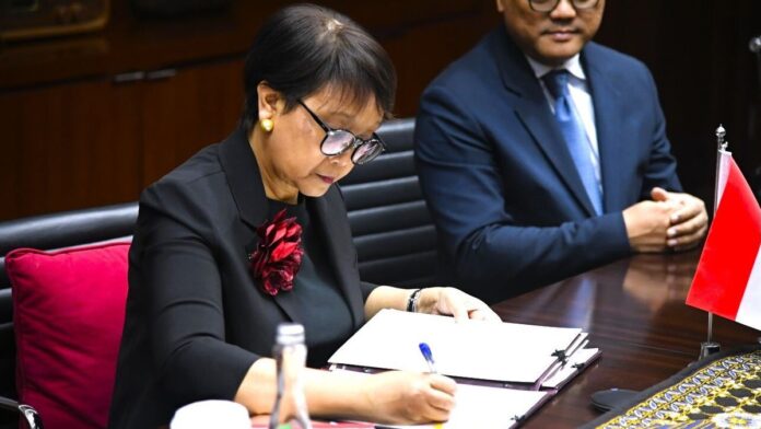 ri-qatar-teken-kerjasama-beasiswa-bagi-mahasiswa-afghanistan ri-qatar-teken-kerjasama-beasiswa-bagi-mahasiswa-afghanistan