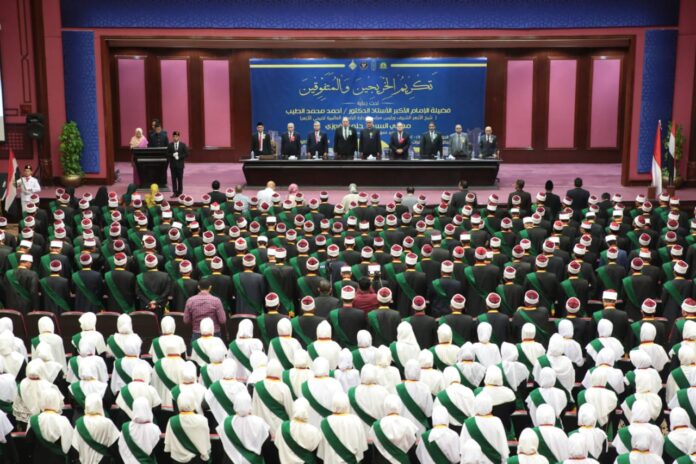 universitas-al-azhar-wisuda-1-160-mahasiswa-indonesia