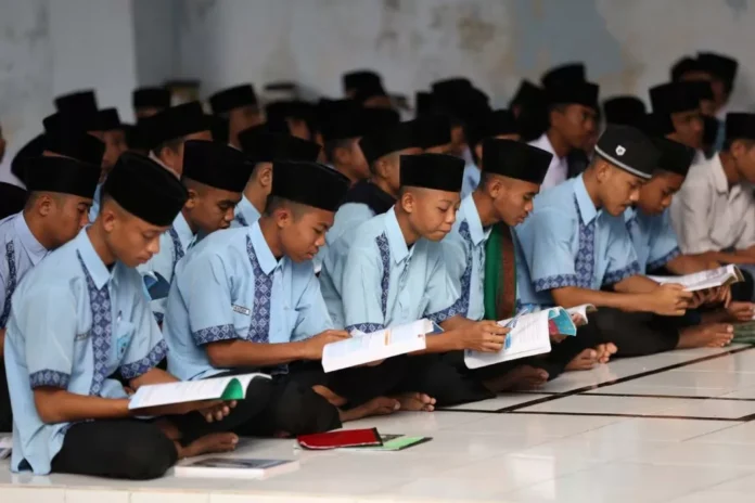 menuntut-ilmu-agama-adalah-wajib