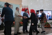 GUBERNUR DAN WAGUB DKI BERHALALBIHALAL DENGAN JAJARAN DPRD