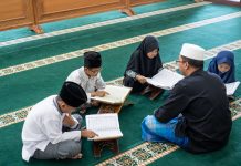 MEMBENTENGI ANAK-ANAK DARI LGBTQ+