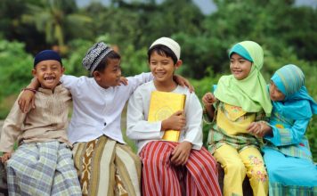 MENUMBUHKAN EMPATI DAN KASIH SAYANG ANAK