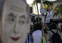 GELOMBANG PROTES MELUAS, RATUSAN WARGA ISRAEL DEMO TOLAK RENCANA HUKUM NETANYAHU